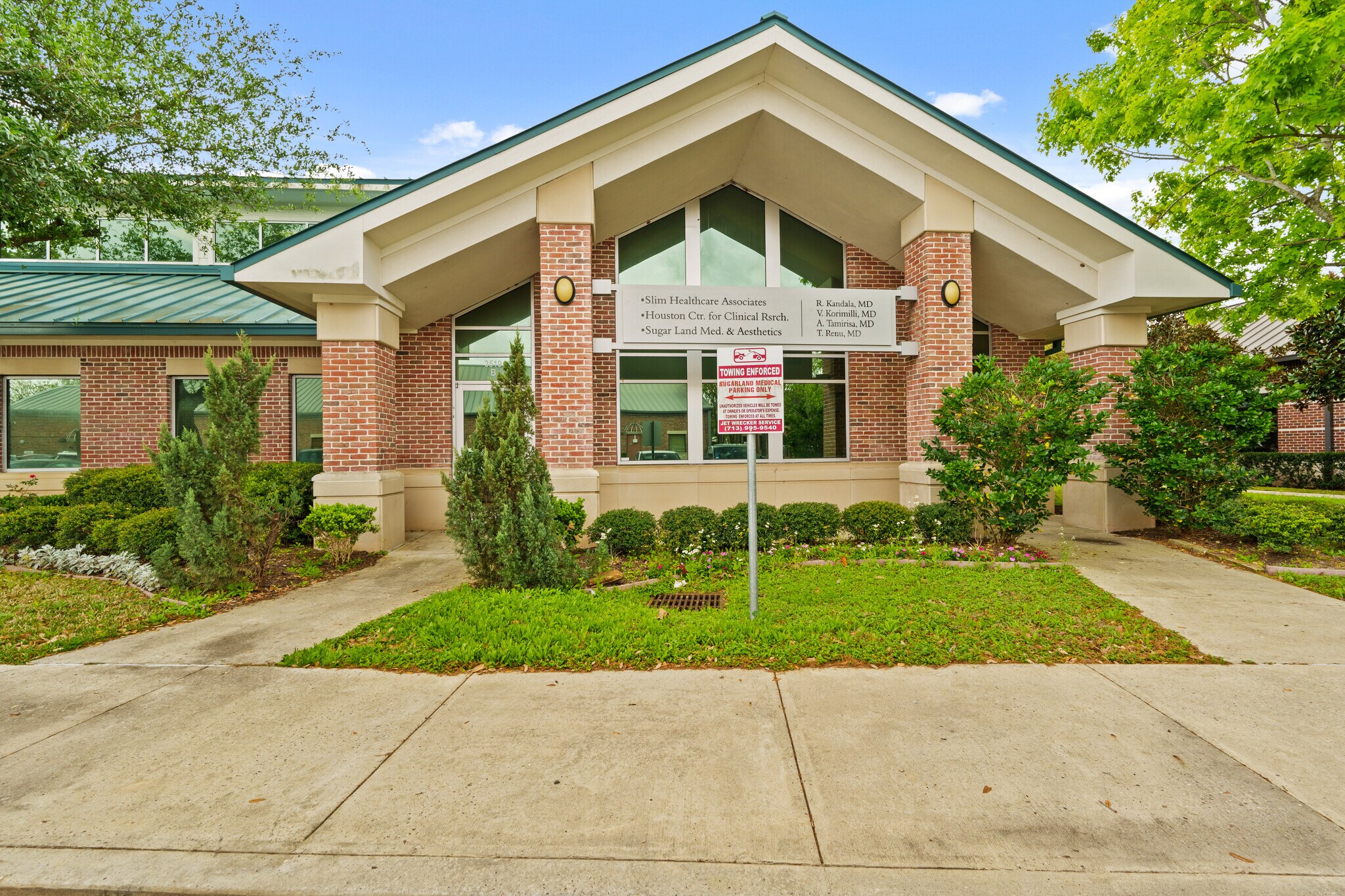3519 Town Center Blvd, Sugar Land, TX for lease Building Photo- Image 1 of 2