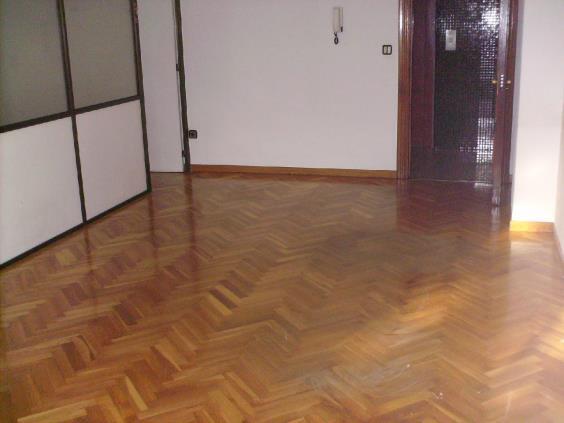 Office in Ponferrada, León for lease - Building Photo - Image 3 of 4