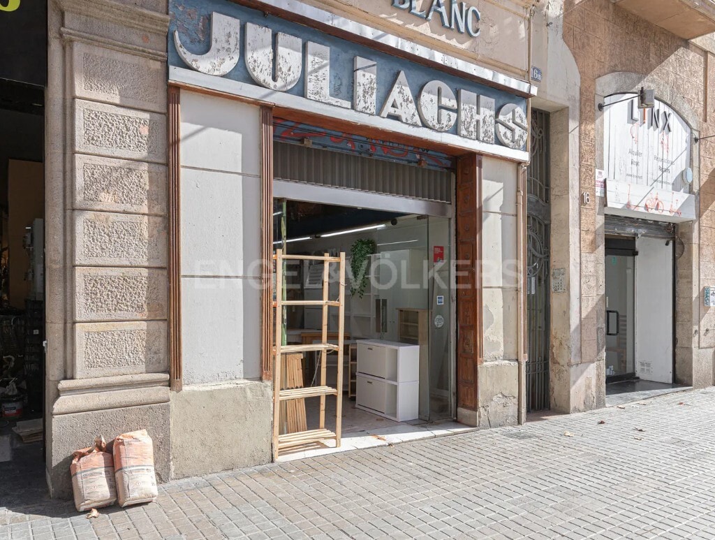 Barcelona, BAR 08011 - Unit 0 - - Interior Photo - Image 1 of 5