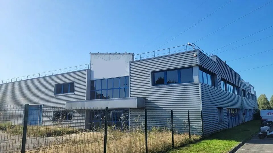 Flex in La Vaupalière for lease - Building Photo - Image 1 of 13