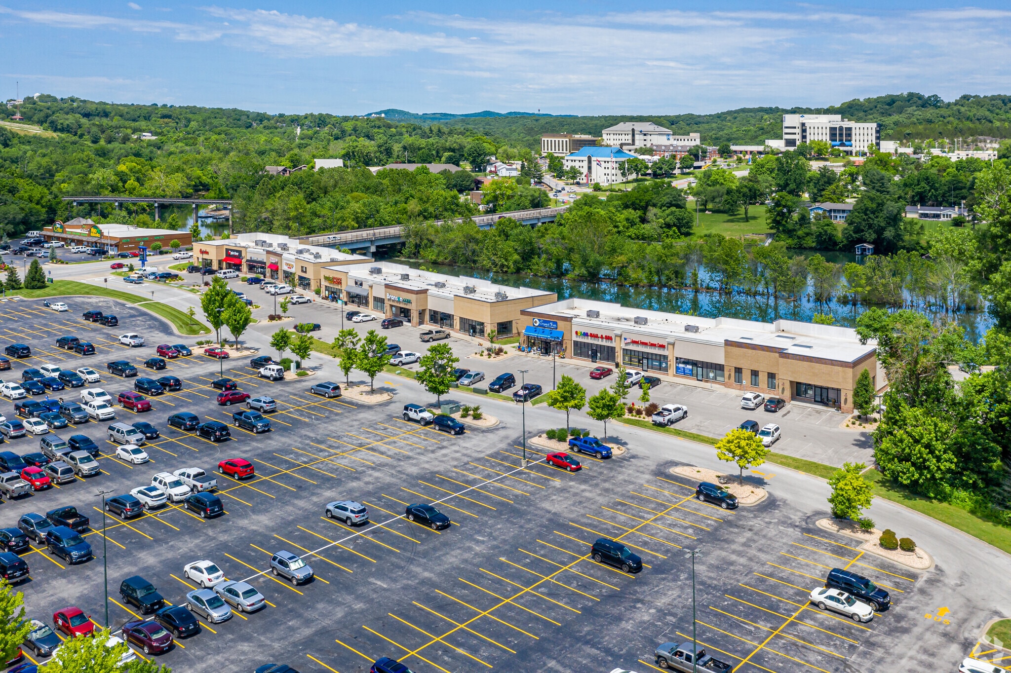 482490 Branson Landing Blvd, Branson, MO 65616 Lakeside Shoppes at