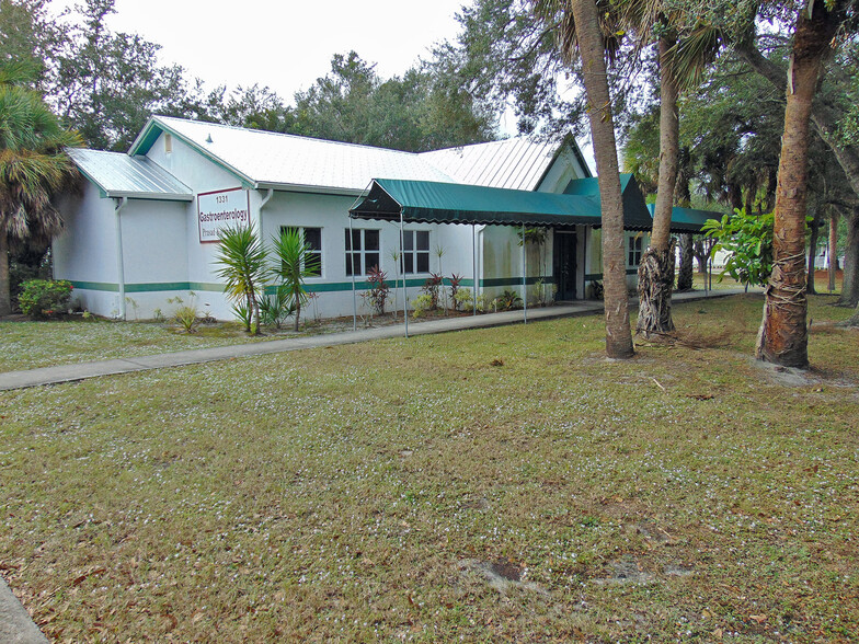 1331 N Lawnwood Cir, Fort Pierce, FL for sale - Building Photo - Image 1 of 1