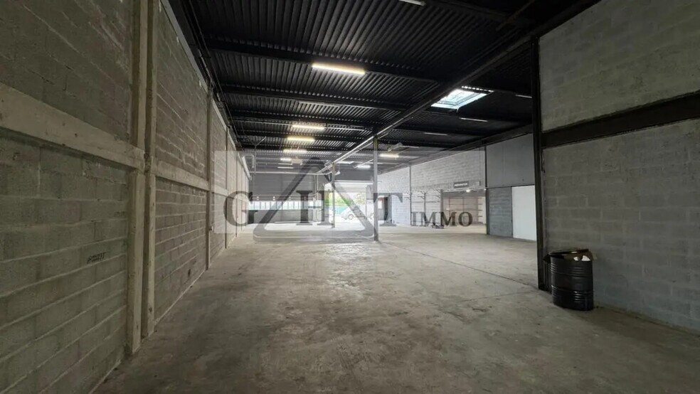 Office in Senlis for lease - Interior Photo - Image 3 of 10