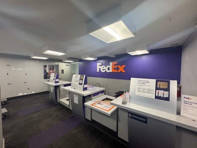 3885 Mercantile Ave, Naples, FL for sale - Interior Photo - Image 3 of 7