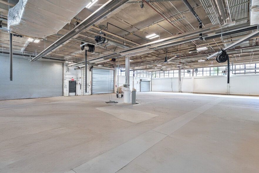 2710 49th Ave, Long Island City, NY for lease - Building Photo - Image 3 of 9