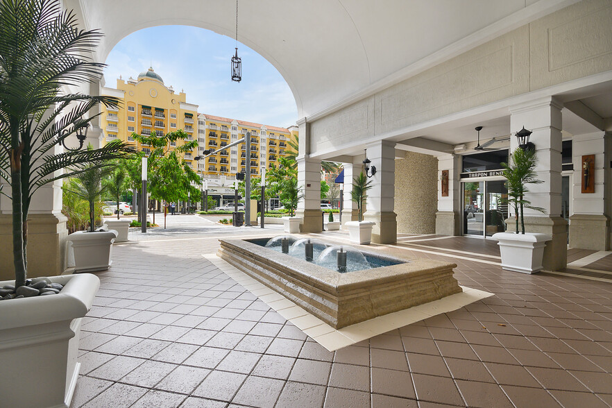 55-67 Miracle Mile, Coral Gables, FL for lease - Building Photo - Image 3 of 12