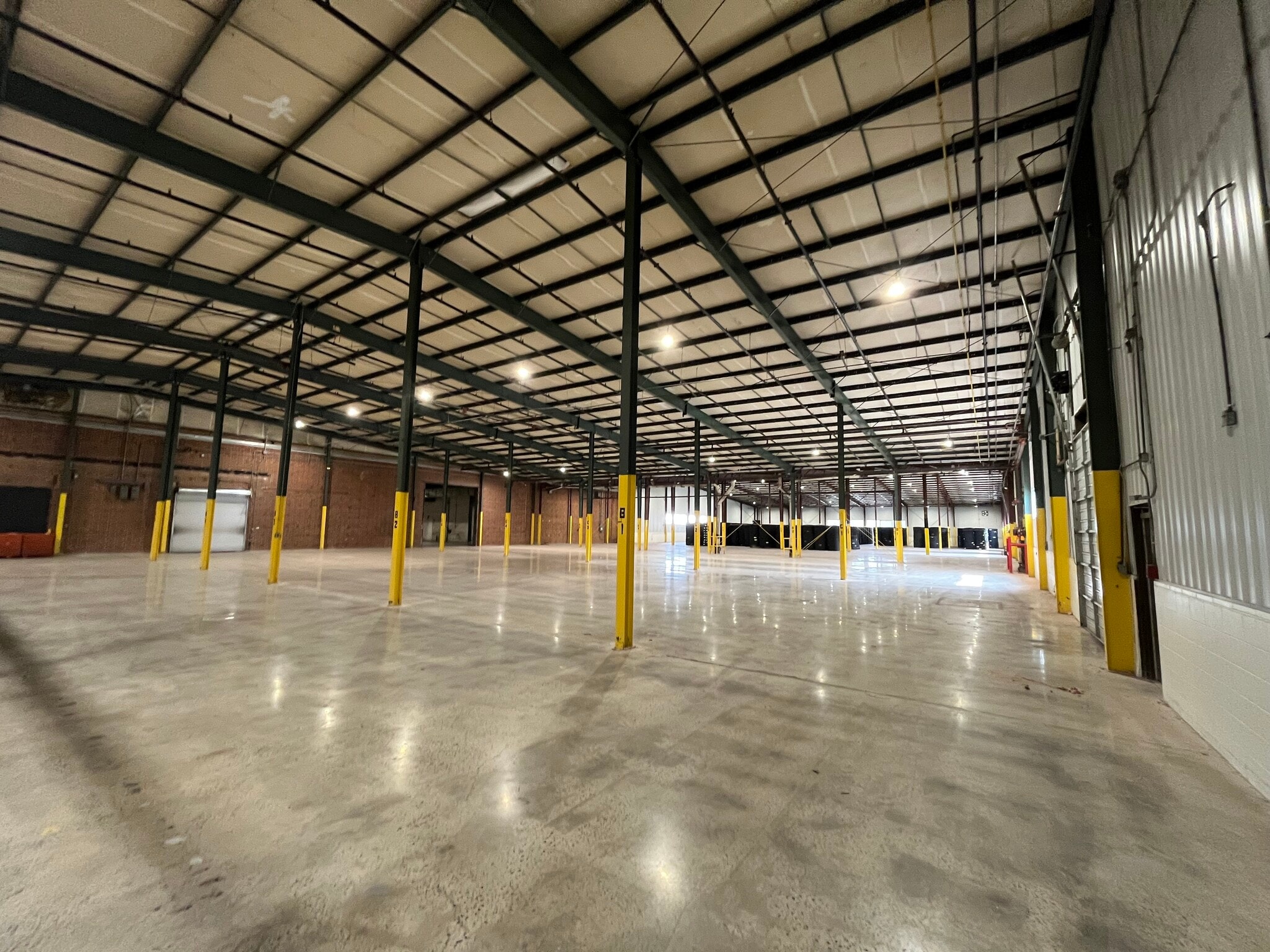 1389 N Broad St, Edenton, NC for sale Interior Photo- Image 1 of 1