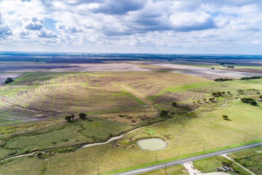 550 County Road 404, Taylor, TX for sale - Building Photo - Image 2 of 24