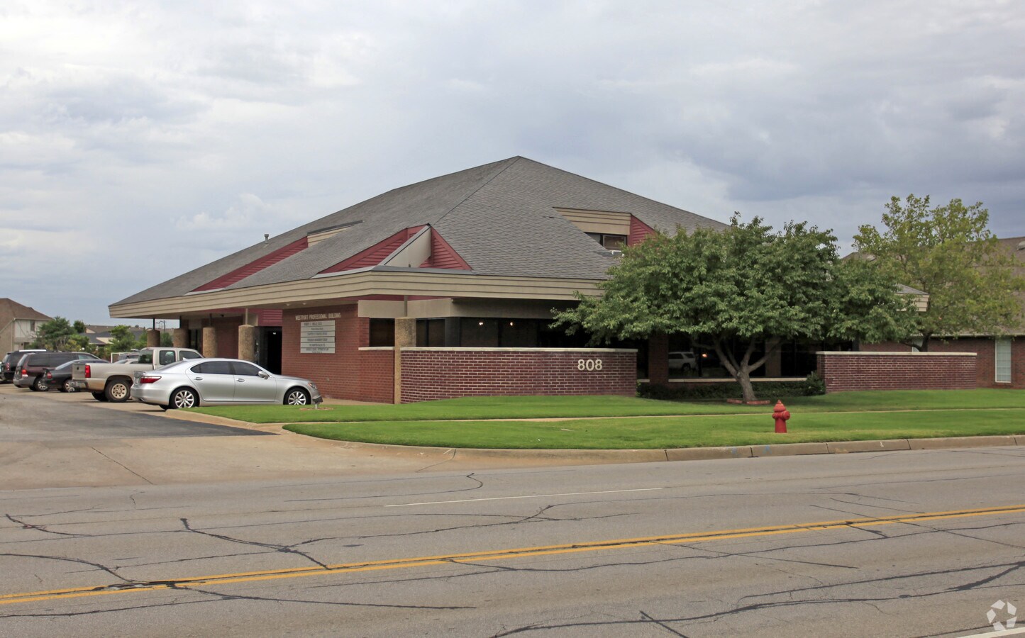 808 NW 24th St, Norman, OK 73069