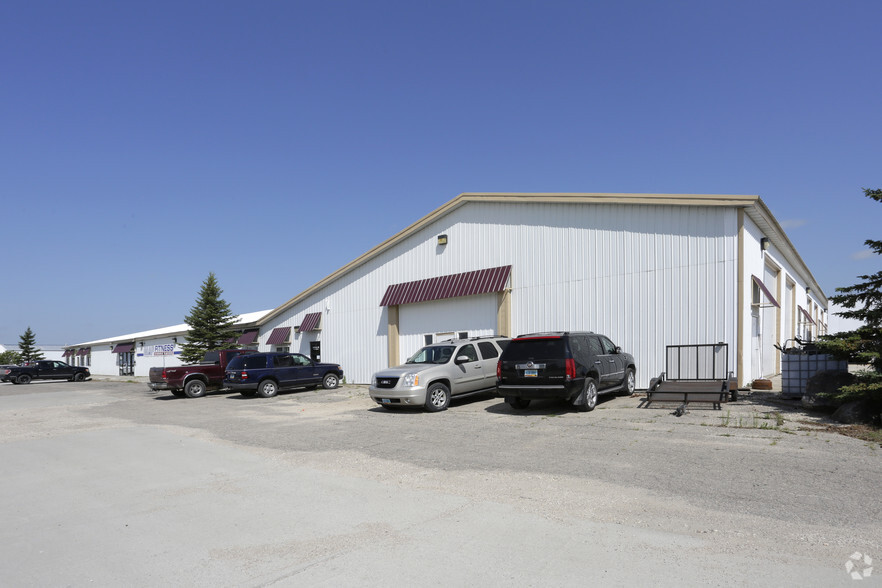 5700 Gateway Dr, Grand Forks, ND for sale - Primary Photo - Image 1 of 1