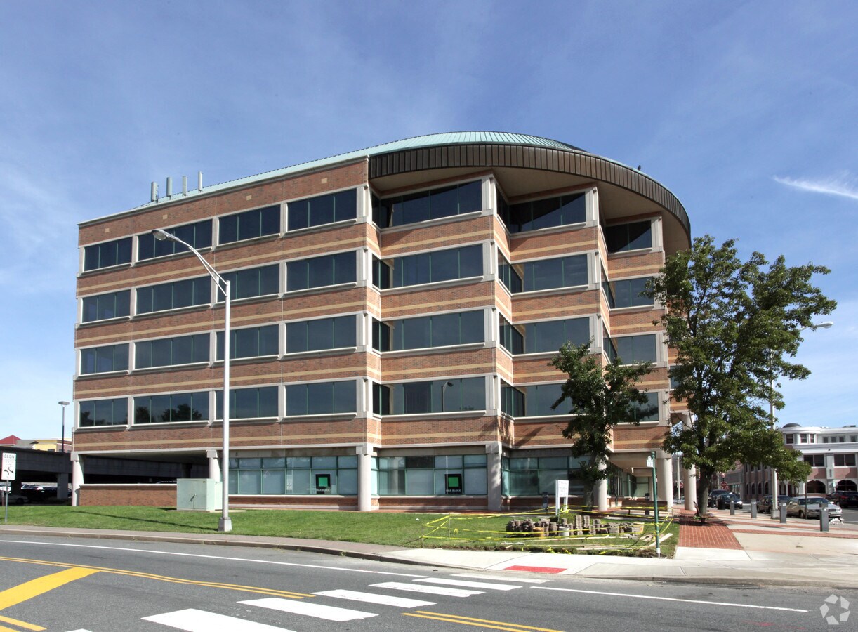 50 Division St Somerville Nj 08876 Post Office Plaza Loopnet Com