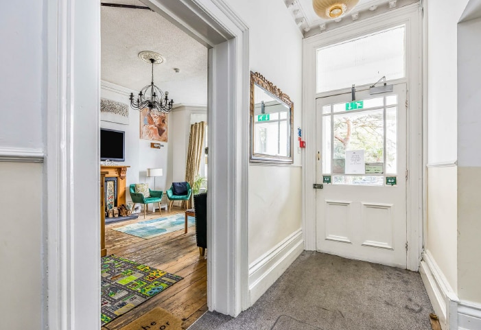 121 West Hill Rd, Bournemouth for sale - Building Photo - Image 3 of 12