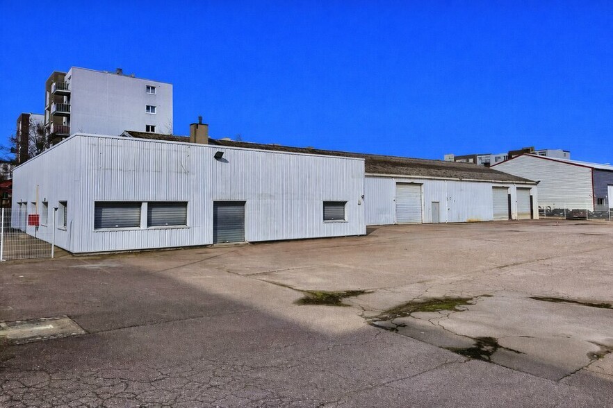 Flex in Le Havre for lease - Building Photo - Image 1 of 5