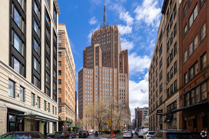 32 Avenue of the Americas, New York, NY for lease - Building Photo - Image 1 of 7