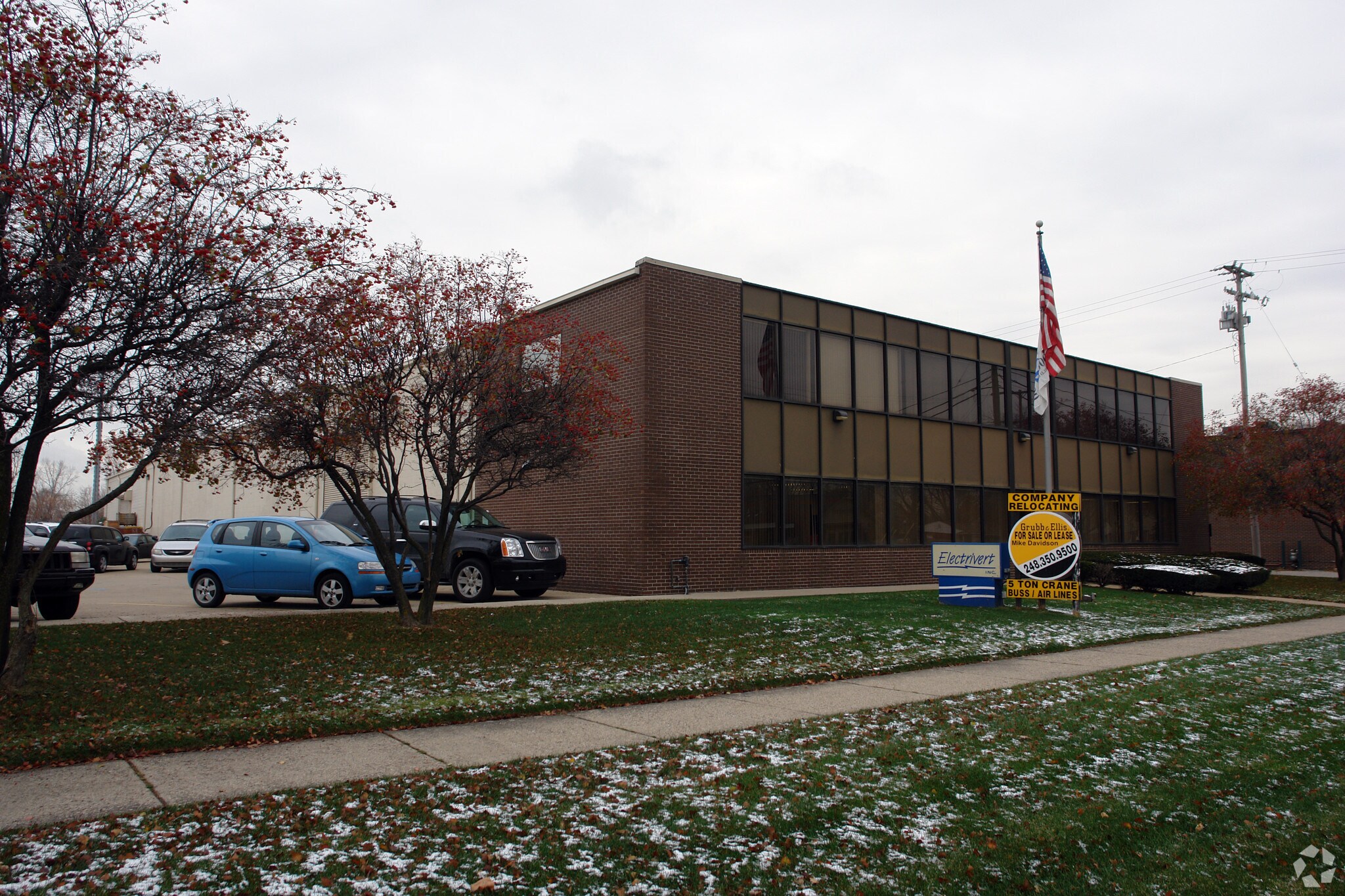 17850 E 14 Mile Rd, Fraser, MI for sale Primary Photo- Image 1 of 1