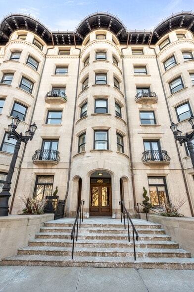 400 Commonwealth Ave, Boston, MA for lease - Building Photo - Image 1 of 14