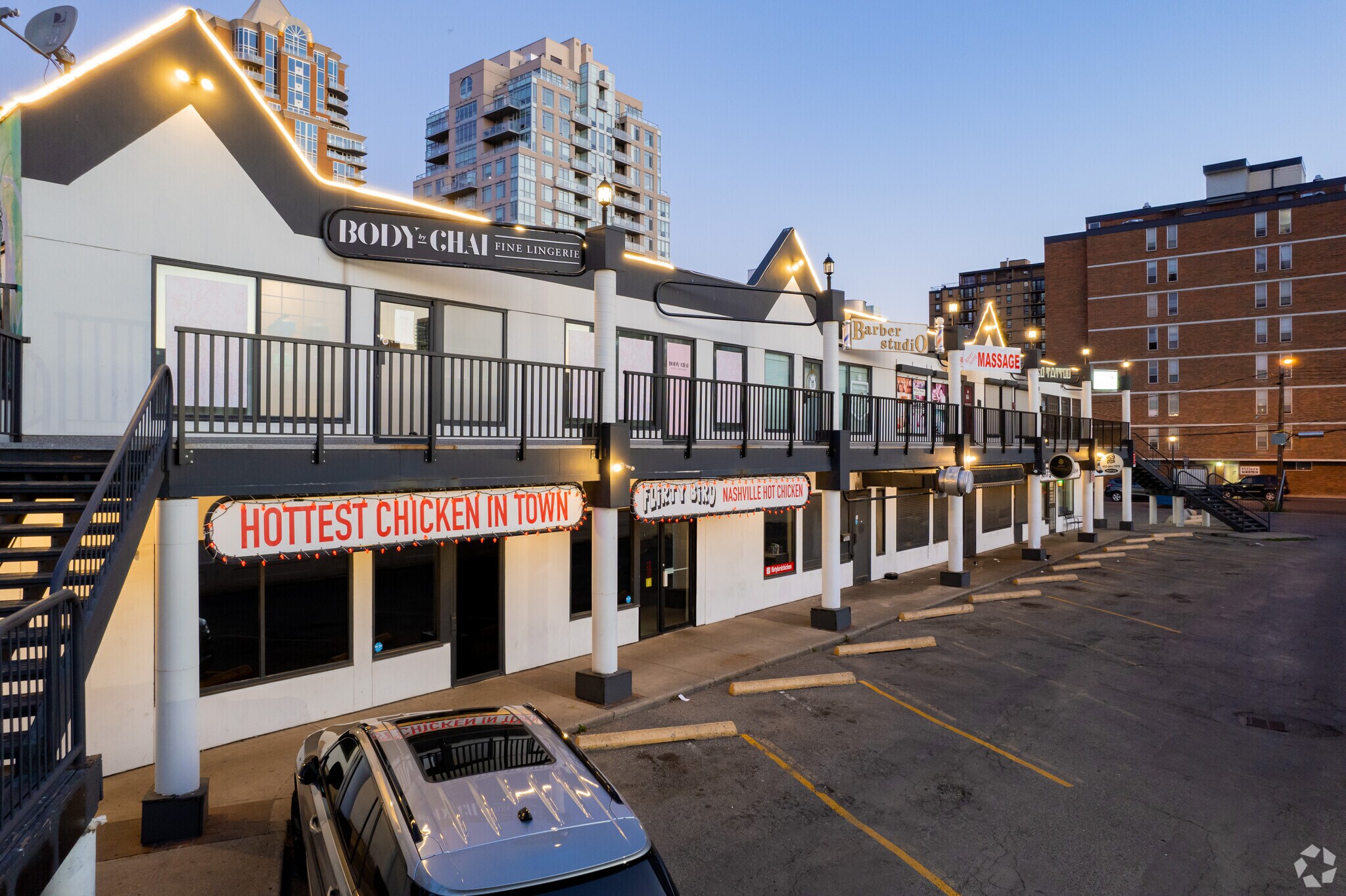 718 17th Ave SW, Calgary, AB for sale Primary Photo- Image 1 of 1