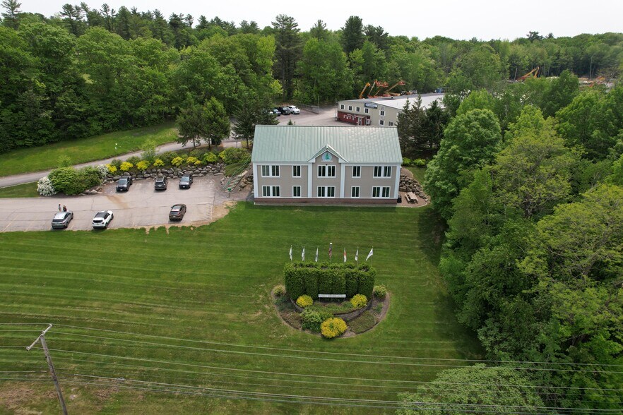 1010 Kennedy Memorial Dr, Oakland, ME for sale - Building Photo - Image 1 of 9