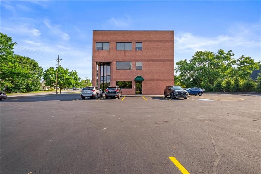 1630 Empire Blvd, Webster, NY for sale - Building Photo - Image 3 of 38