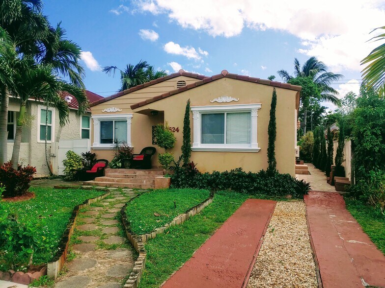 1624 Van Buren St, Hollywood, FL 33020