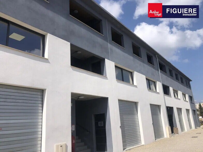 Office in Salon-de-Provence for lease - Building Photo - Image 1 of 12