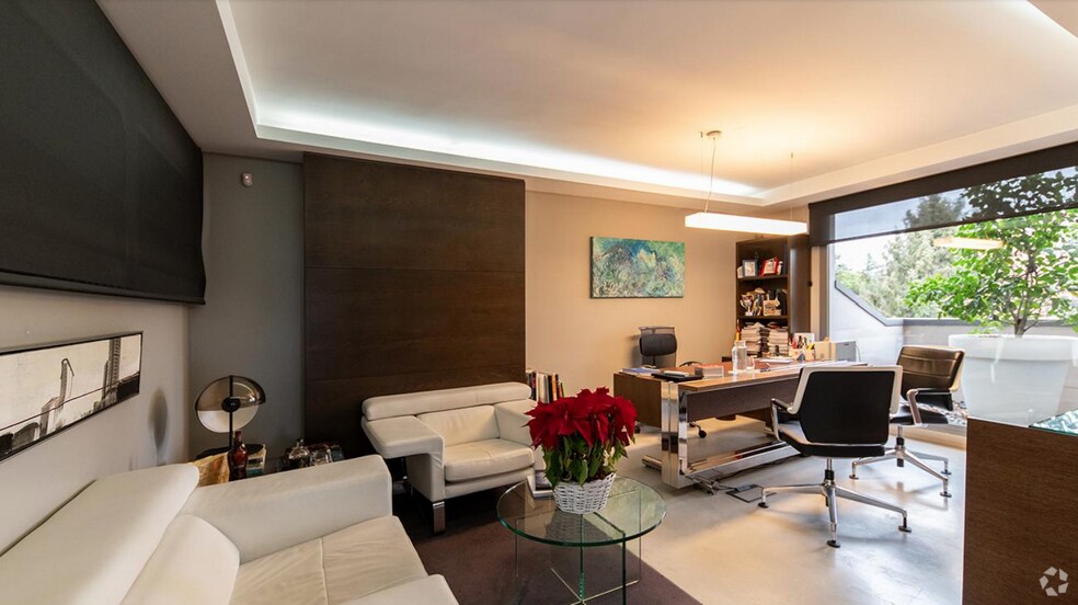 Office in Madrid, Madrid for sale - Building Photo - Image 1 of 1