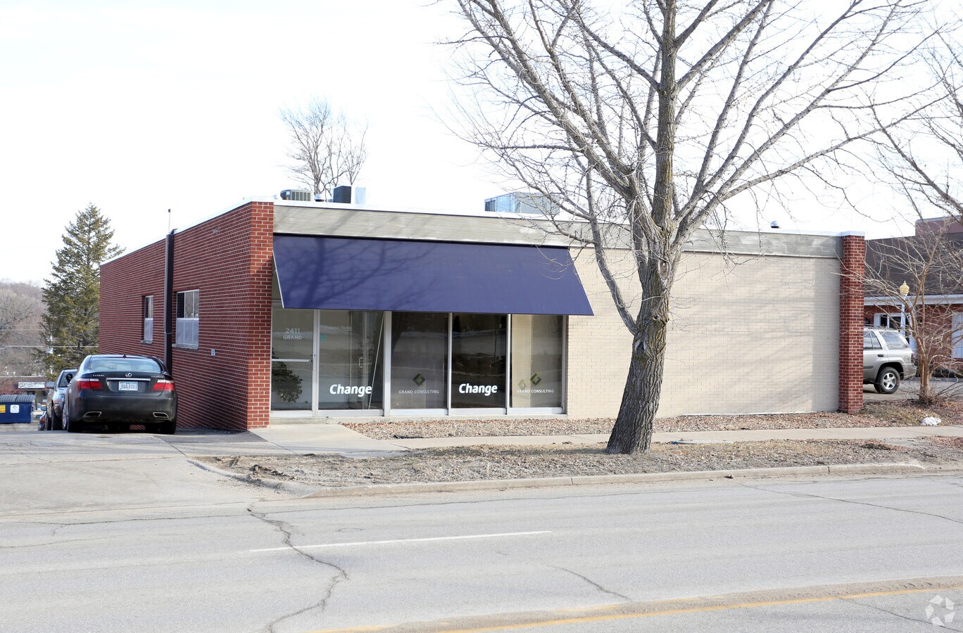 2411 Grand Ave, Des Moines, IA, 50312 Office Property For Sale
