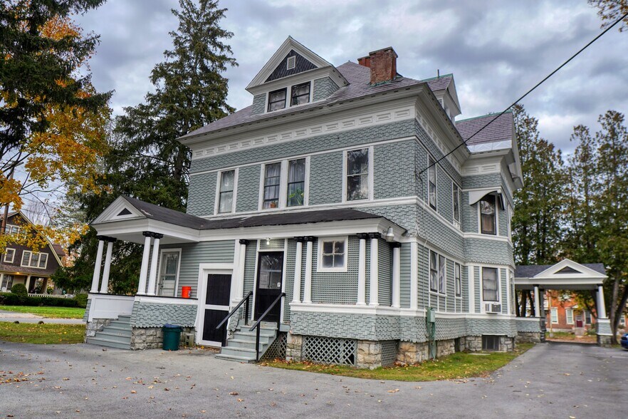 444 Glen St, Glens Falls, NY for sale - Primary Photo - Image 1 of 1