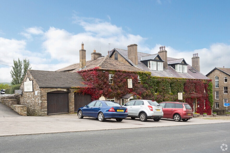 Aysgarth Falls, Leyburn for sale - Primary Photo - Image 1 of 1