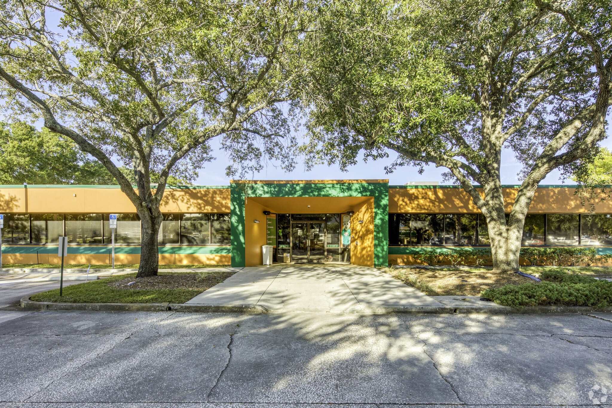 4411 W Tampa Bay Blvd, Tampa, FL for lease Building Photo- Image 1 of 11