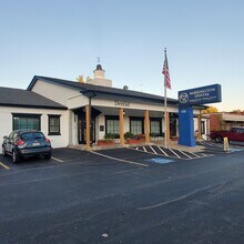 820-826 S Northwest Hwy, Barrington, IL for lease Building Photo- Image 2 of 9