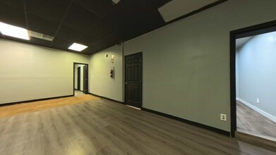 2945 Stone Hogan Connector Rd, Atlanta, GA for lease Interior Photo- Image 1 of 5