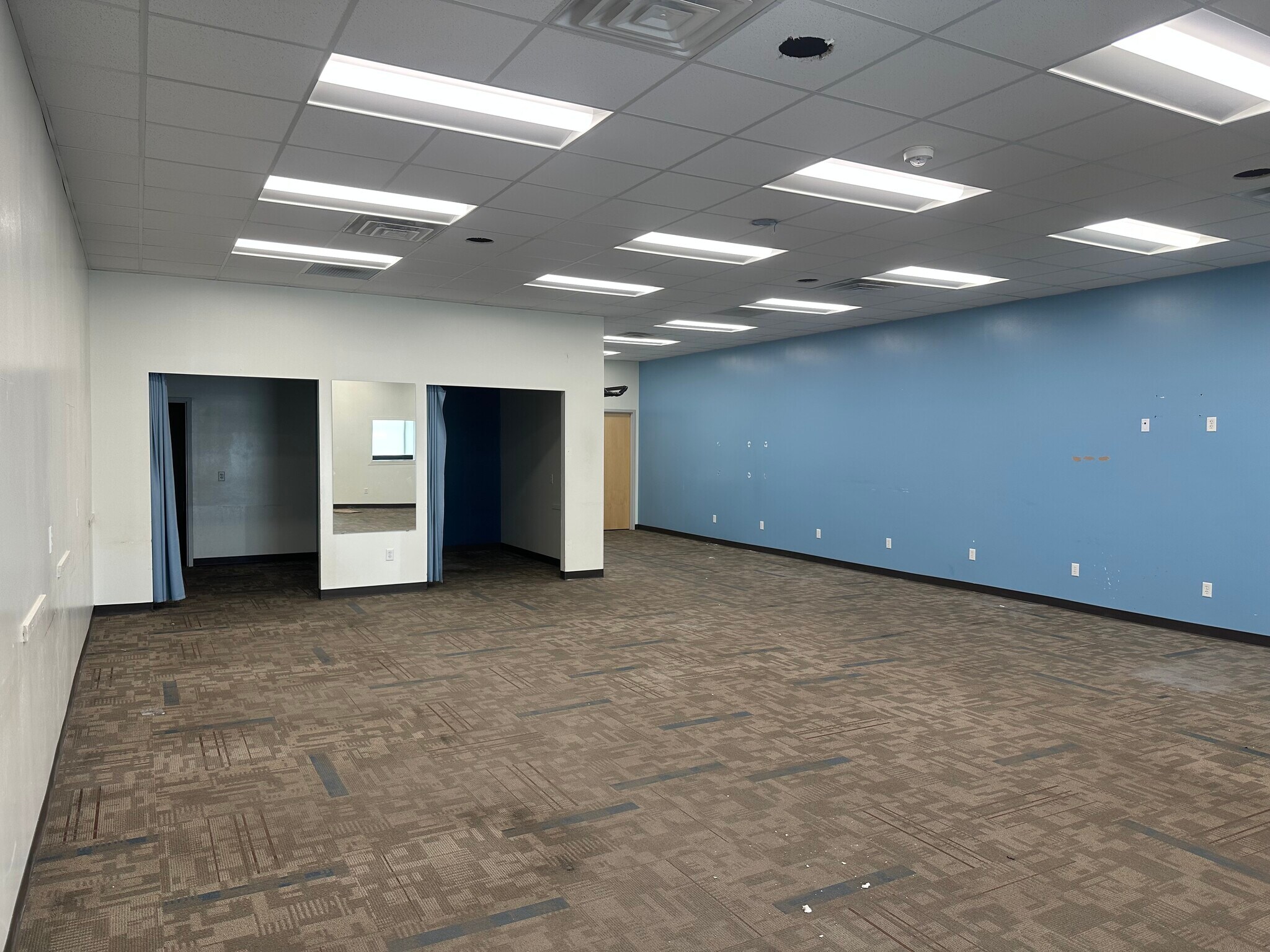 3024 W 300 N, West Point, UT for lease Interior Photo- Image 1 of 7