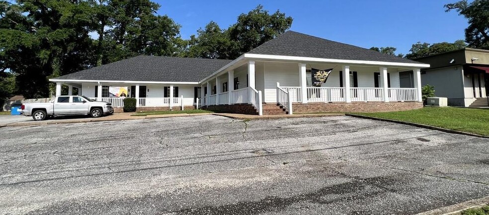 712 Oak Circle Dr, Mobile, AL for lease - Building Photo - Image 1 of 13