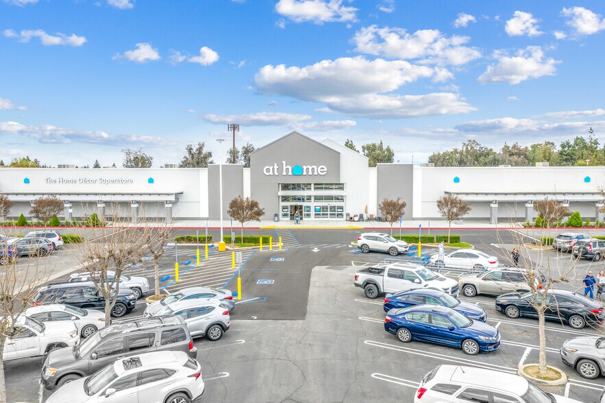 1075 Shaw Ave, Clovis, CA for sale - Building Photo - Image 1 of 1