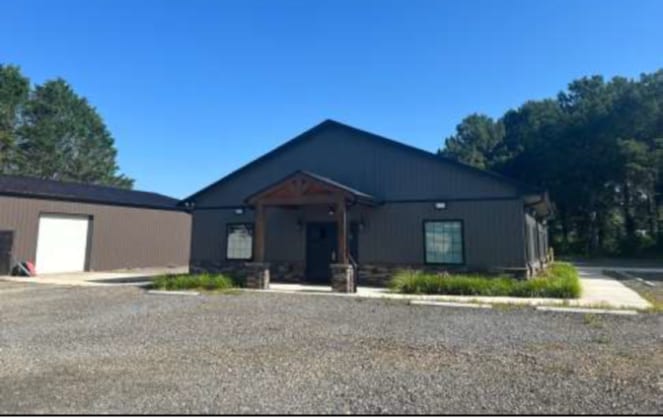 2317 Rockford Rd portfolio of 3 properties for sale on LoopNet.com - Building Photo - Image 2 of 9