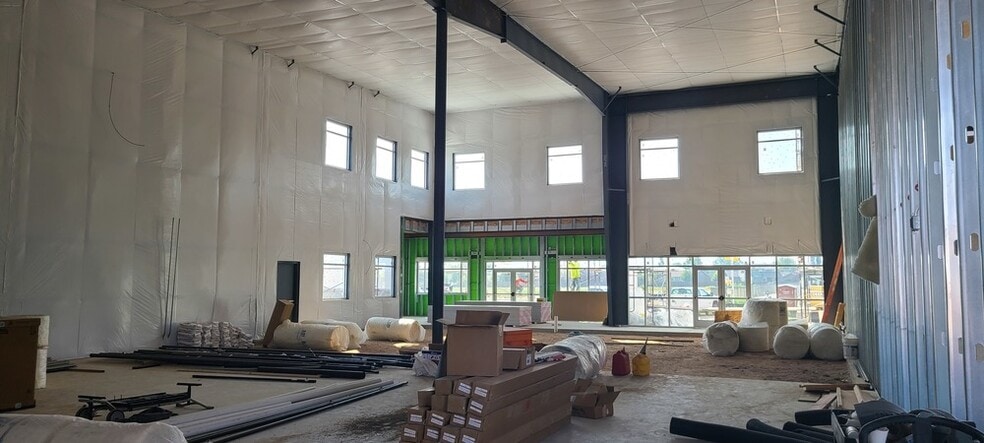 975 Automation Dr, Windsor, CO for sale - Interior Photo - Image 3 of 8