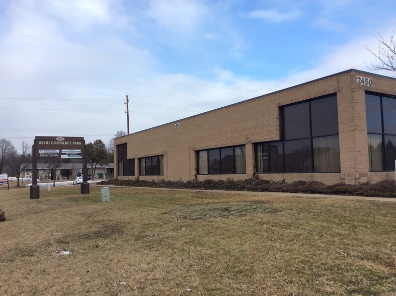 2450 Delhi Commerce Dr, Holt, MI for lease - Building Photo - Image 1 of 5