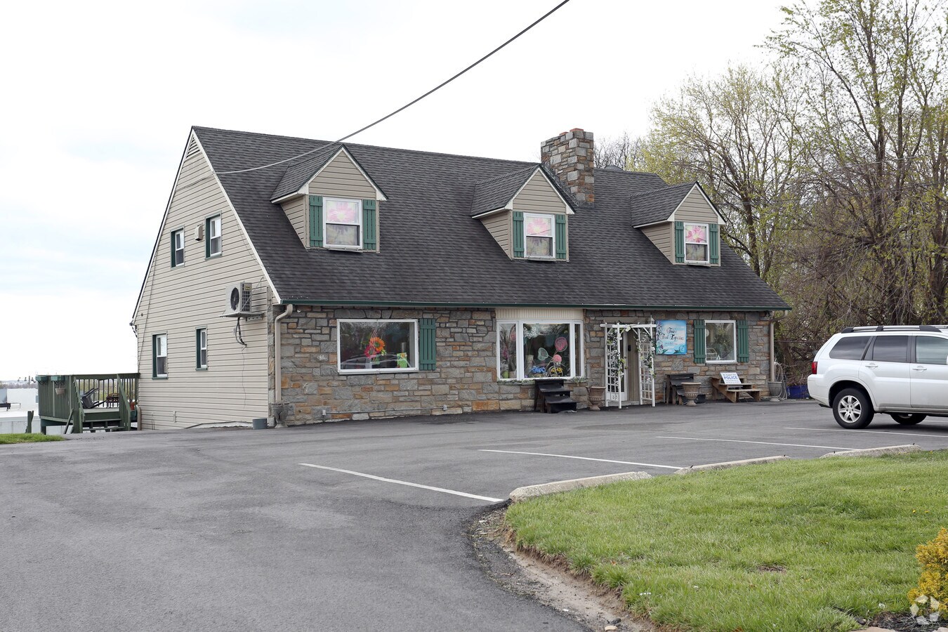 1835 Delmar Dr, Folcroft, PA 19032