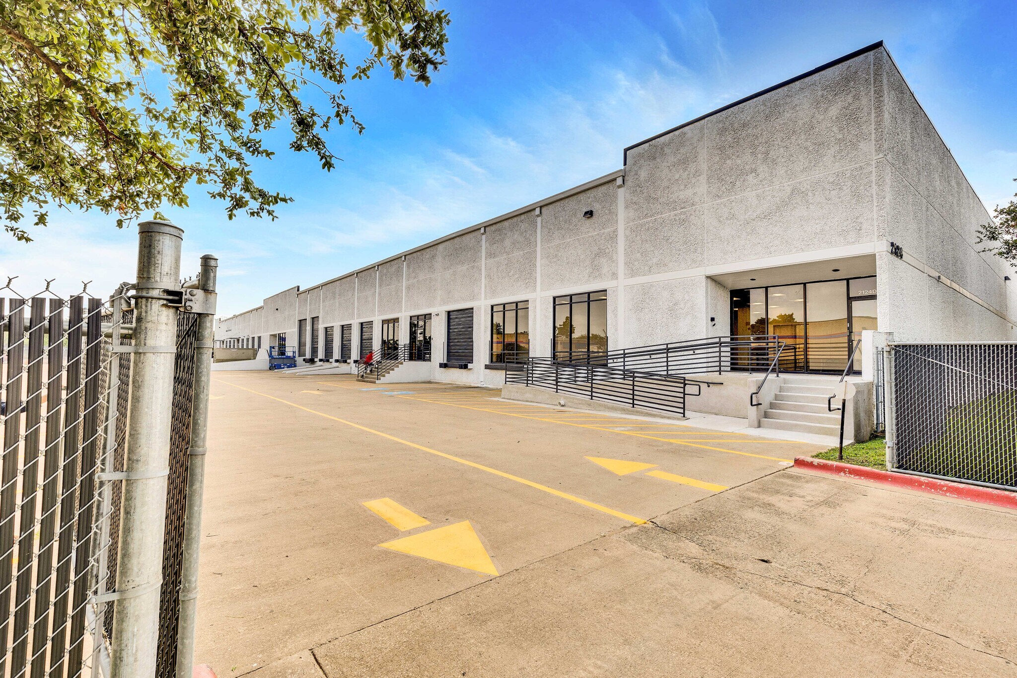 2124 Saint Elmo Rd E, Austin, TX for lease Building Photo- Image 1 of 19