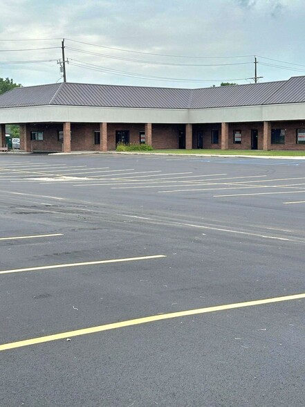 950 S Telegraph Rd, Monroe, MI for lease - Building Photo - Image 2 of 2