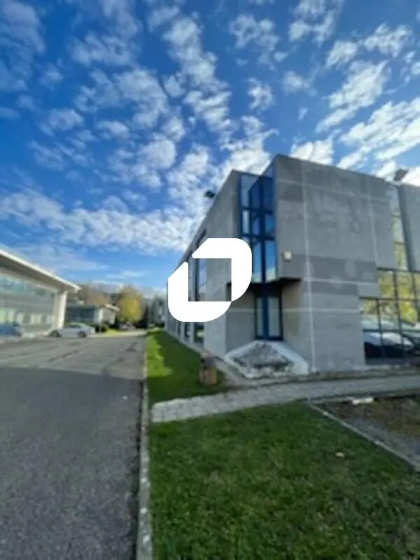 Office in Meylan for lease Building Photo- Image 1 of 10