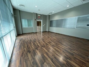 4747 Pioneers Blvd, Lincoln, NE for lease Interior Photo- Image 2 of 4