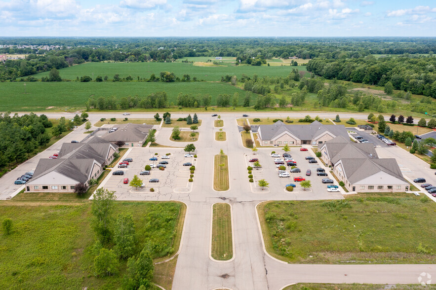 8155 Executive Ct, Lansing, MI for lease - Aerial - Image 3 of 5