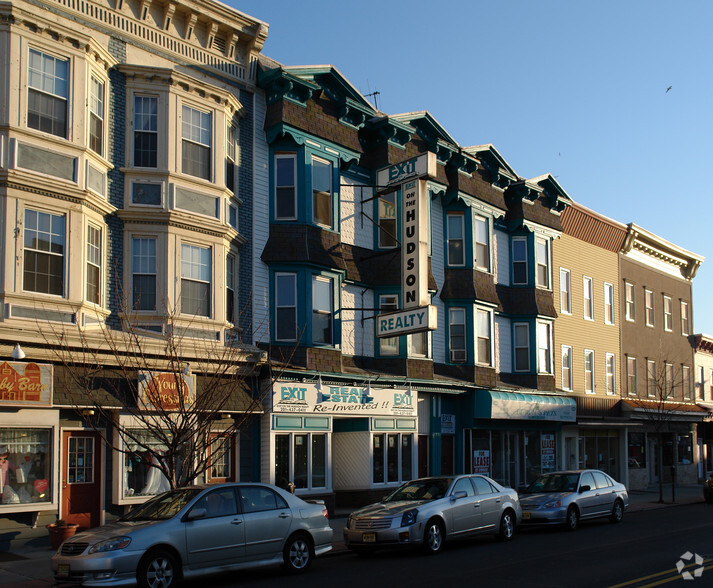 806 Broadway, Bayonne, NJ for sale - Primary Photo - Image 1 of 1