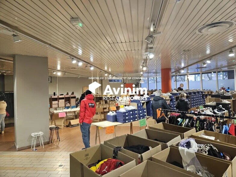Retail in Mâcon for lease - Interior Photo - Image 2 of 5
