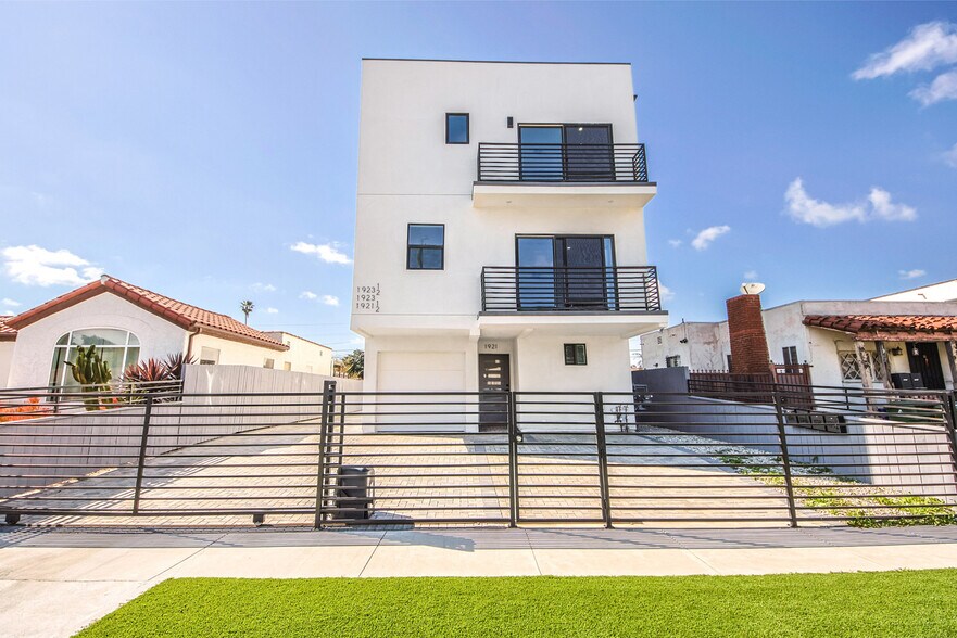 1923 Carmona Ave, Los Angeles, CA for sale - Building Photo - Image 3 of 71