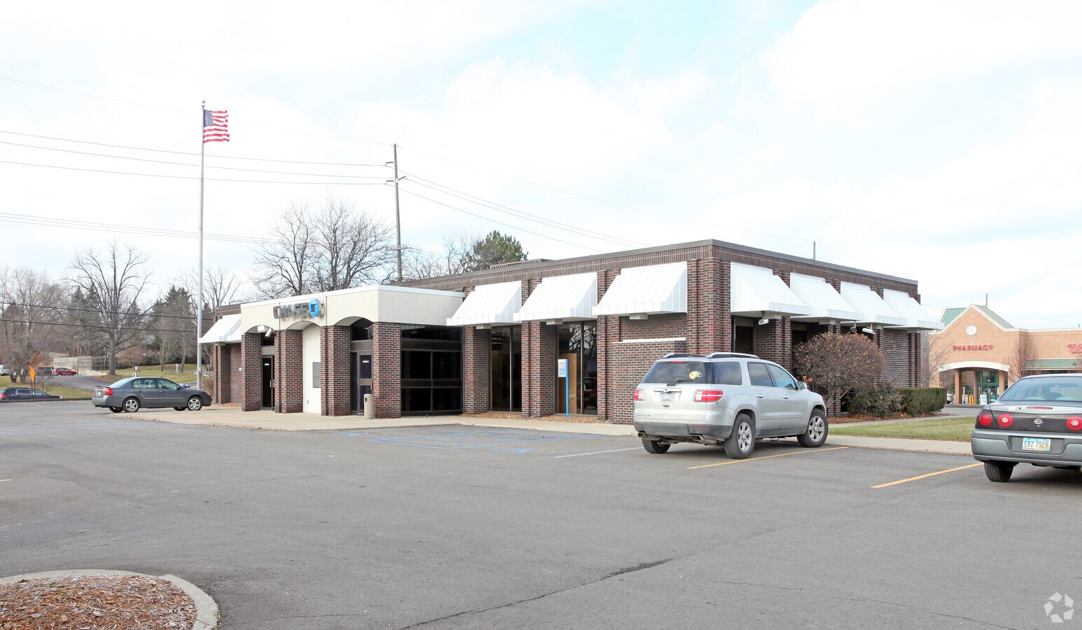 1290 Walton Blvd, Rochester, MI 48307