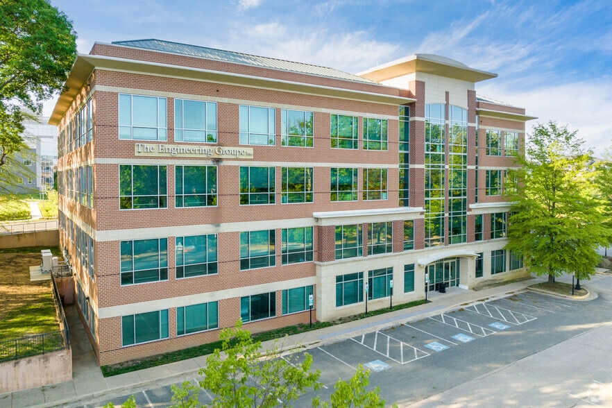 13580 Groupe Dr, Woodbridge, VA for lease - Building Photo - Image 3 of 6
