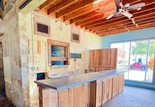 2601 Central Ave, Saint Petersburg, FL for lease Interior Photo- Image 2 of 11